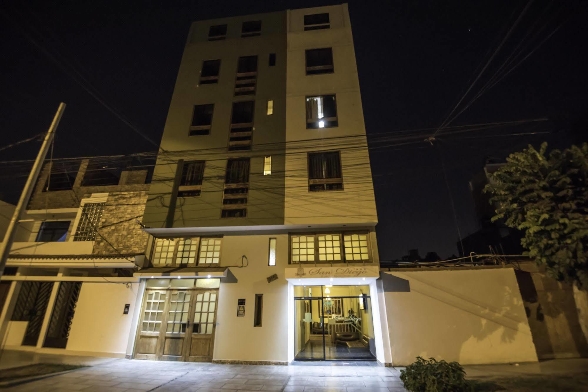 Hotel Ejecutivo San Diego Trujillo Bagian luar foto