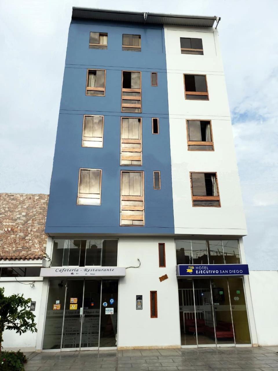 Hotel Ejecutivo San Diego Trujillo Bagian luar foto